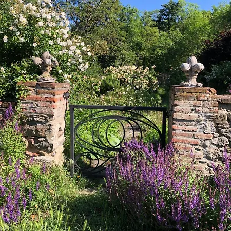 Hébergement de vacances Du Grand Cèdre *